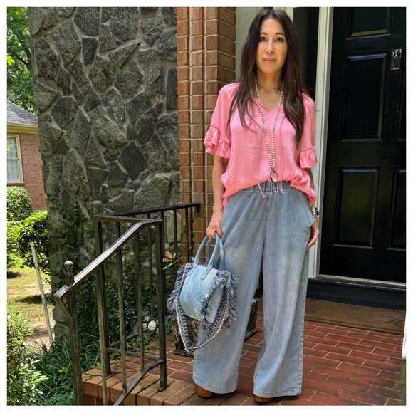 34 Chic Flowy Relax Fit Top - Picture 2 of 7